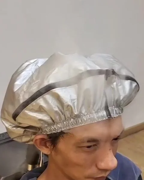Herbal steam during a scalp care session